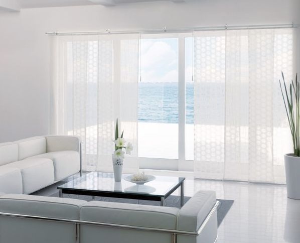 salon banc avec canapé et parois japonaises